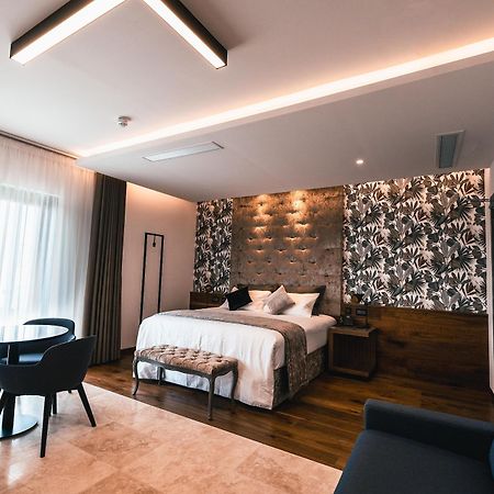 The Village Boutique And Spa ناسار المظهر الخارجي الصورة