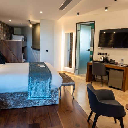 The Village Boutique And Spa ناسار المظهر الخارجي الصورة