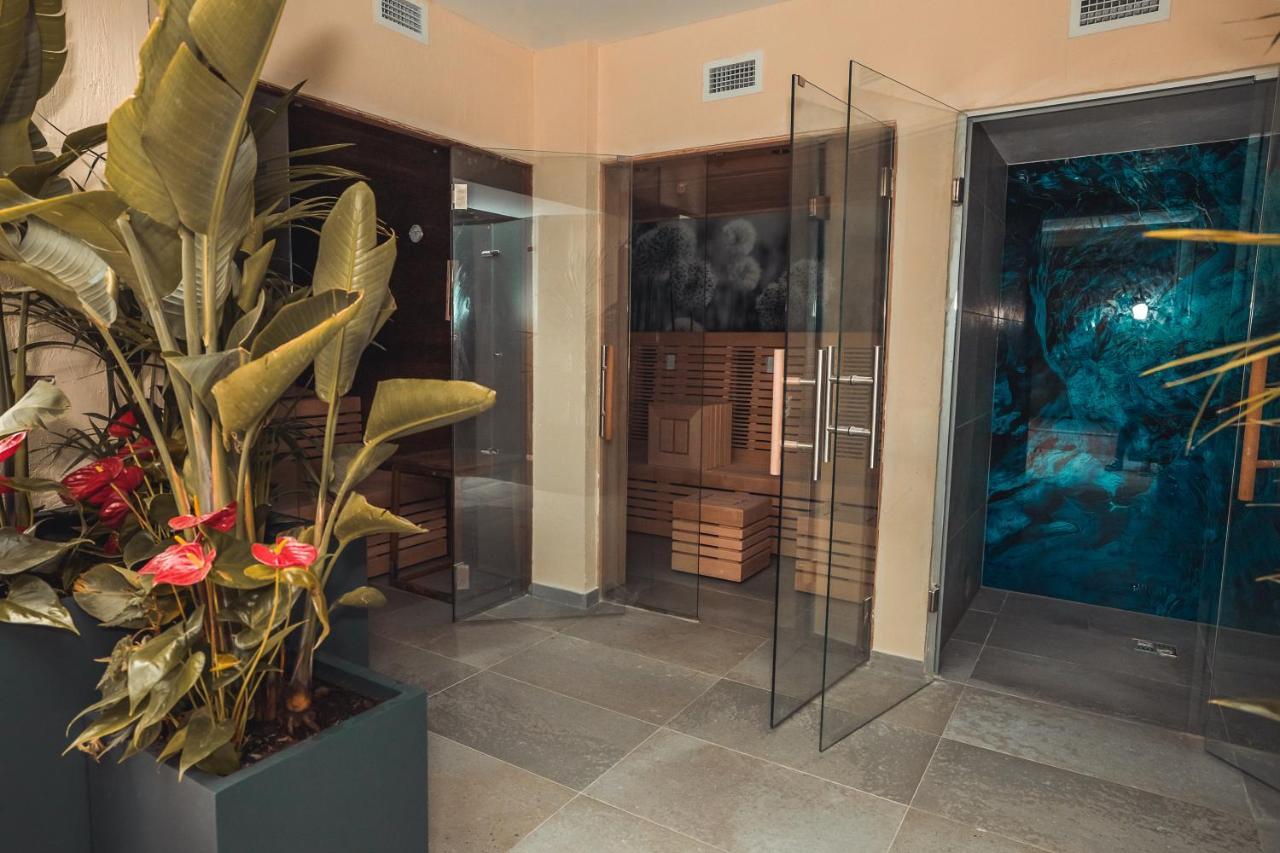The Village Boutique And Spa ناسار المظهر الخارجي الصورة