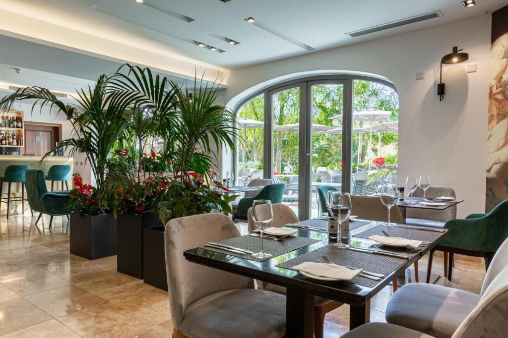 The Village Boutique And Spa ناسار المظهر الخارجي الصورة